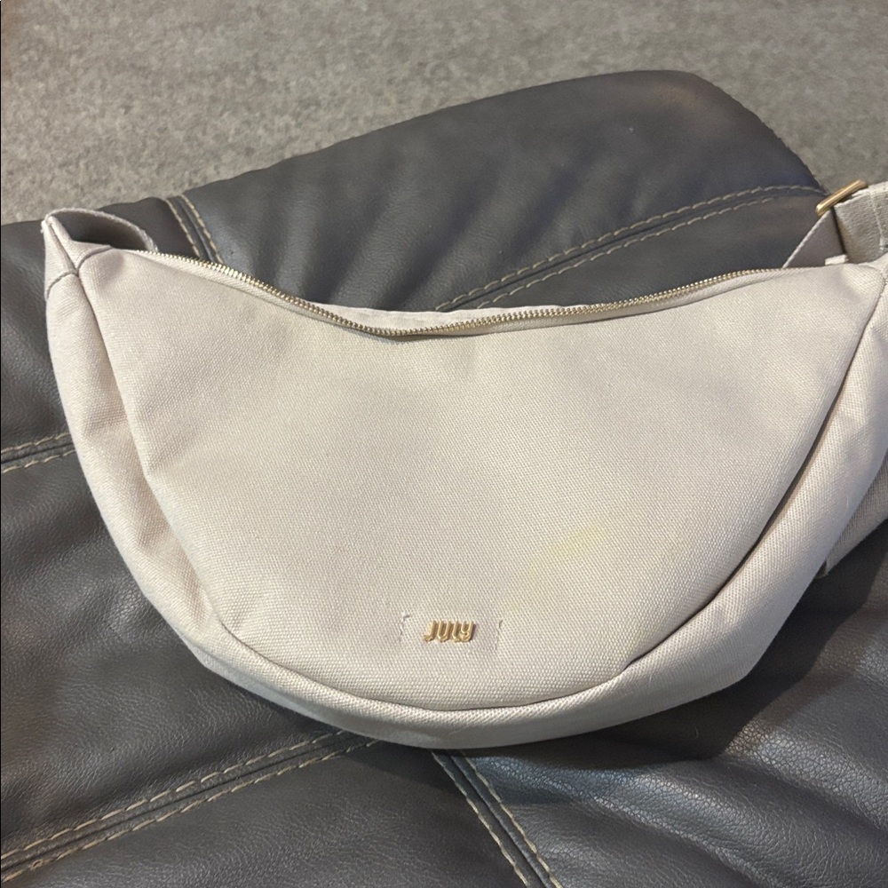 July Everyday Crescent Bag in the color Natural preloved